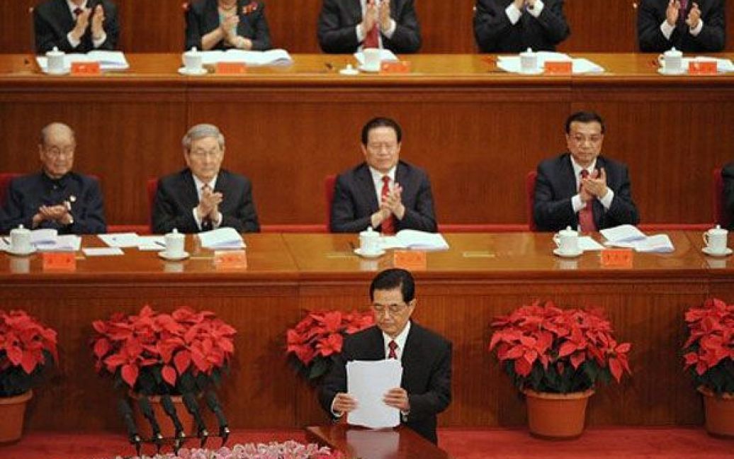 Голова КНР Ху Цзіньтао заявив, що Комуністична партія Китаю буде і надалі дотримуватися будівництва соціалізму з китайською специфікою. / © AFP