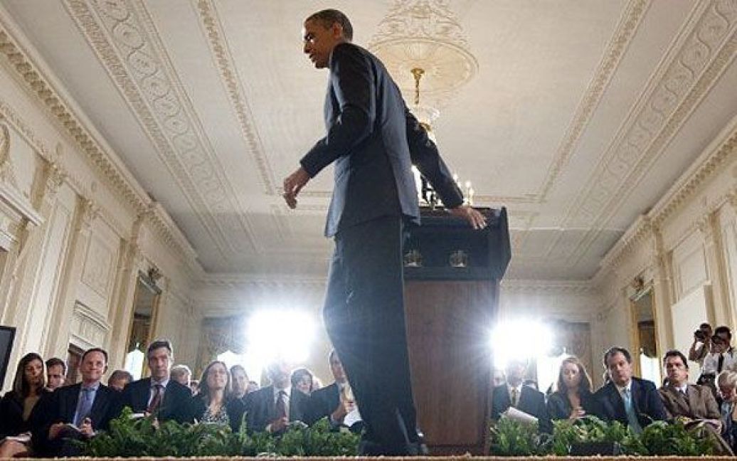 США, Вашингтон. Президент США Барак Обама провів прес-конференцію у Східній кімнаті Білого дому у Вашингтоні. Обама попередив, що нездатність підняти стелю боргу США може завдати "значної" і "непередбачуваної" шкоди економіці США. / © AFP
