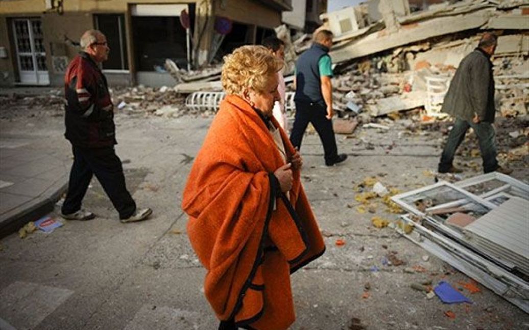 Понад 10 тисяч людей були евакуйовані. Зараз руйнування оцінюють експерти. / © AFP