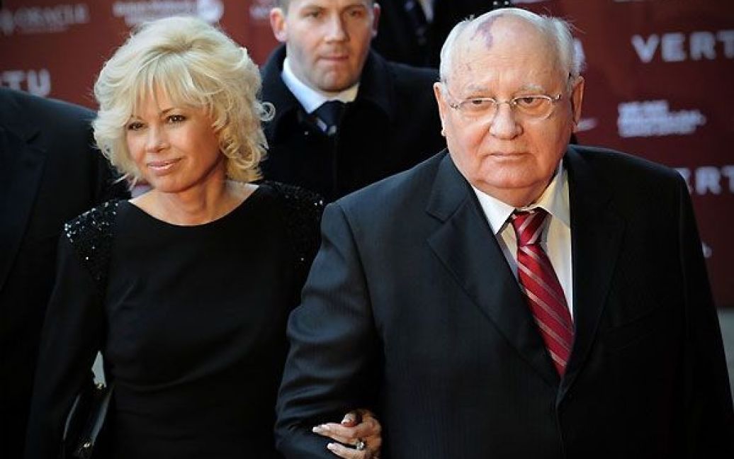 Михайло Горбачов прибув на церемонію вручення премії у супроводі своєї дочки Ірини Вірганської. / © AFP