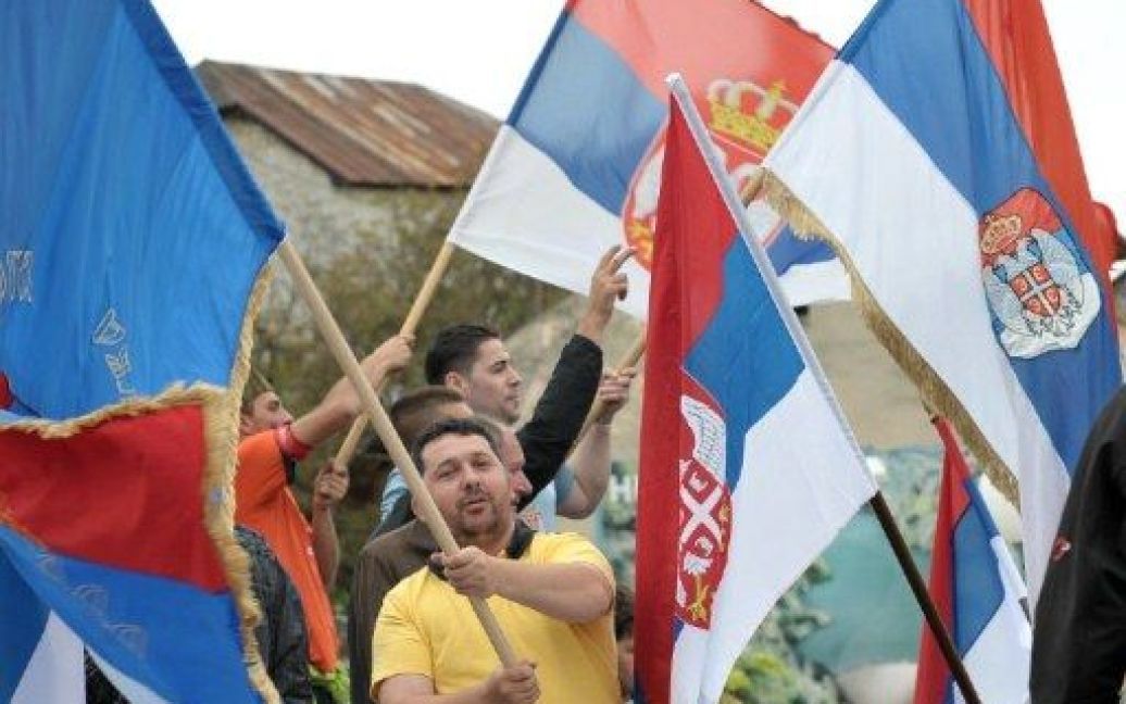 В Сербії залишається чимало людей, які вважають Ратко Младіча героєм, і акції протесту проти його видачі тривають. / © AFP