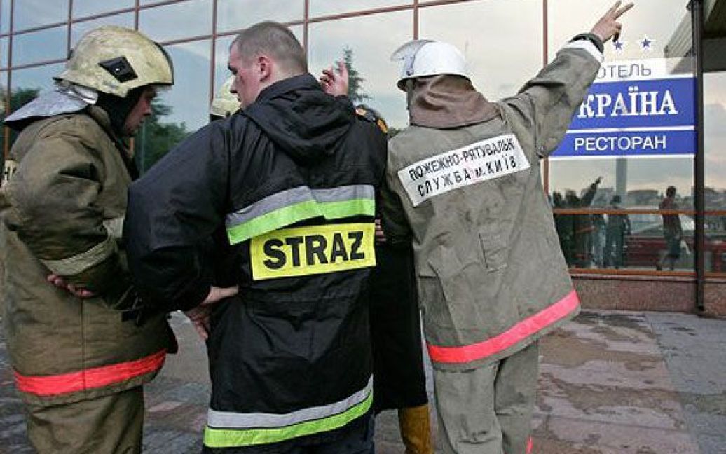 Під час пожежі в готелі "Україна" постраждали троє людей, двоє з яких є громадянами Нідерландів. / © УНІАН