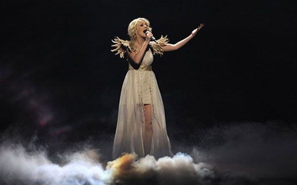 Українська співачка Міка Ньютон, яка виступила з піснею "Angel", пройшла у фінал міжнародного пісенного конкурсу. / © AFP