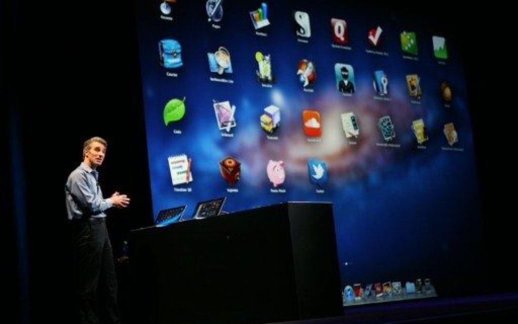 Глава компанії Apple Стів Джобс особисто представив новий сервіс iСloud, призначений для зберігання і синхронізації інформації. / © AFP