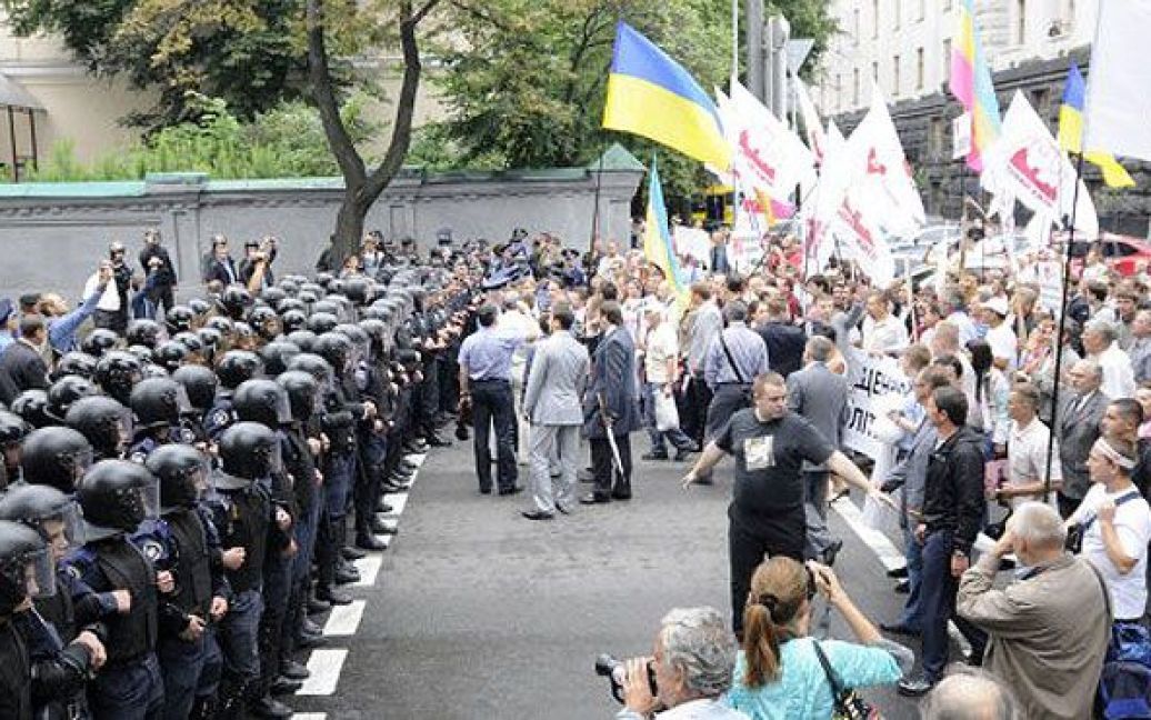 В Києві провели акцію протесту проти прийняття пенсійної реформи. / © УНІАН