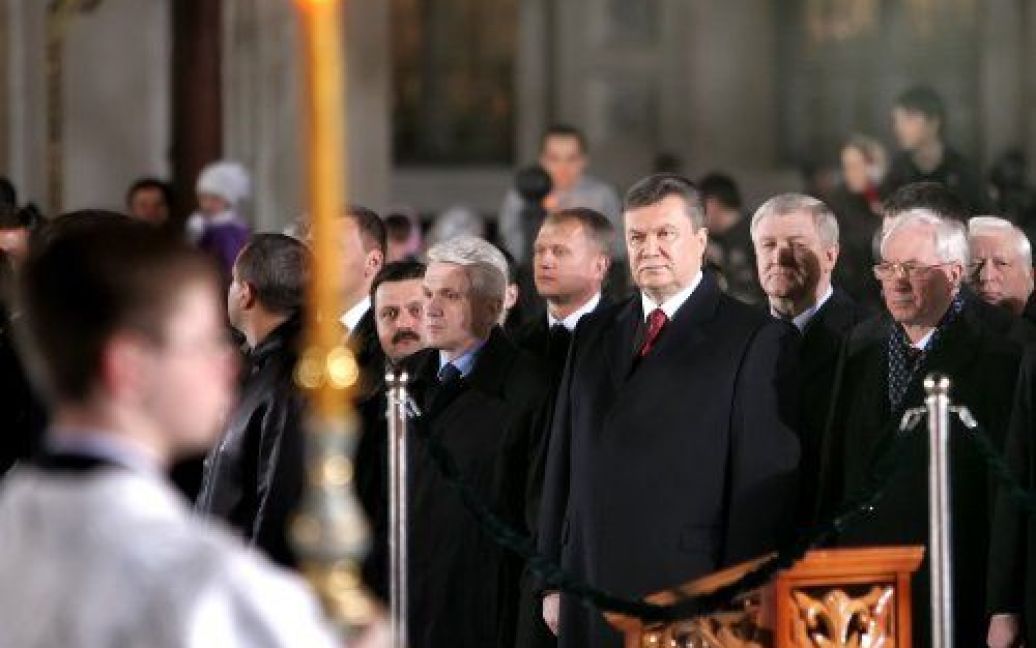 Президент Віктор Янукович взяв участь у святковому Великодньому богослужінні у Свято-Успенській Києво-Печерській лаврі / © УНІАН