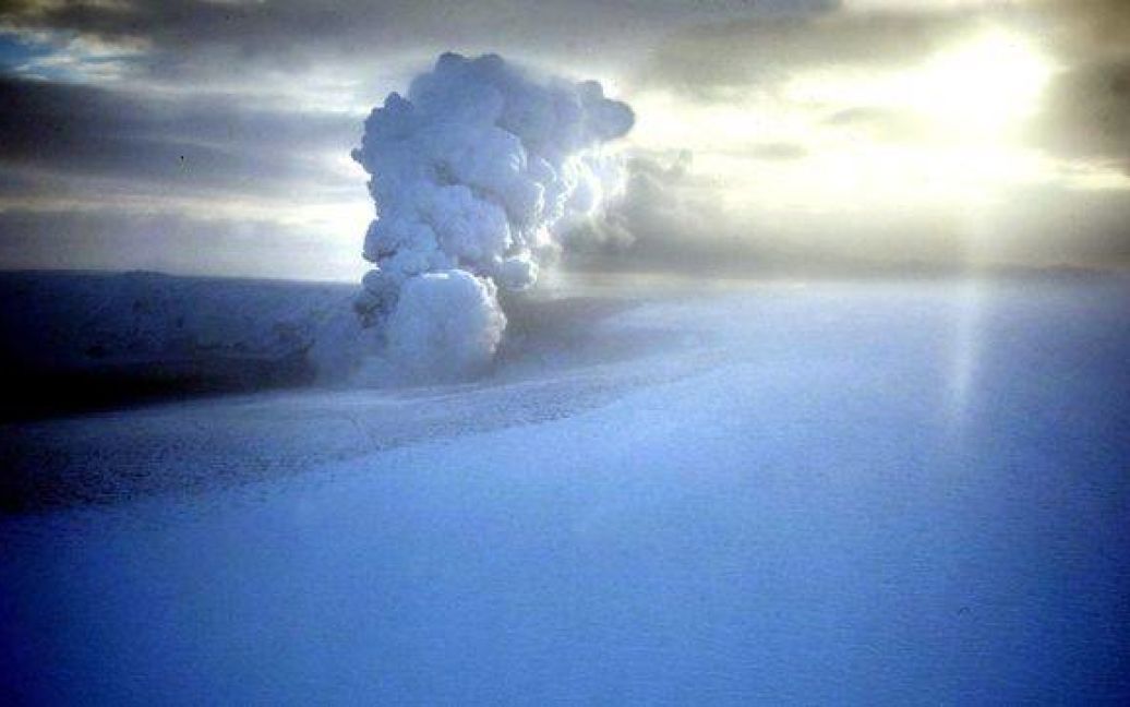 За останні 100 років було зареєстровано більше 20 великих вивержень, останнє з них було у 2004 році. / © 