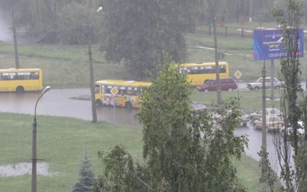 Сильні дощі призвели до справжньої повені в Черкасах. / © forum.ck.ua