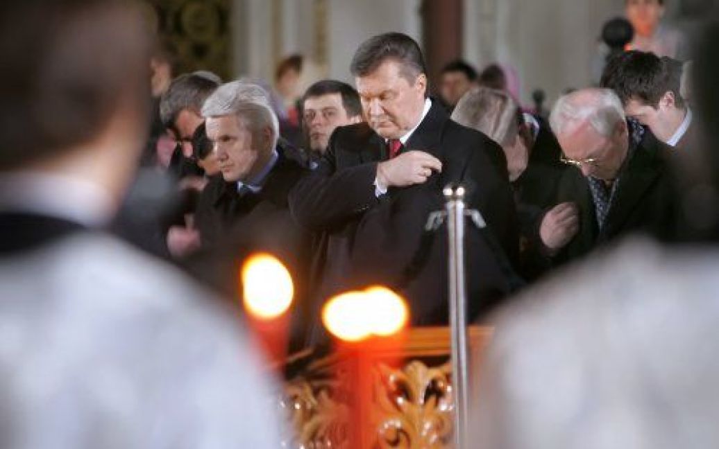 Президент Віктор Янукович взяв участь у святковому Великодньому богослужінні у Свято-Успенській Києво-Печерській лаврі / © УНІАН