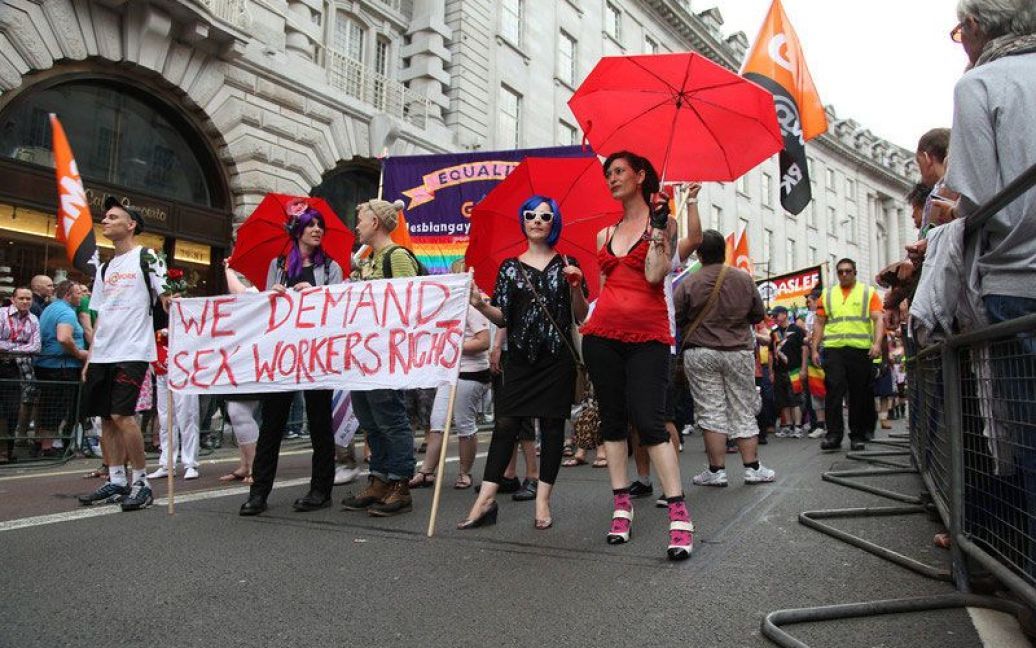 Щорічний гей-парад "Gay Pride 2011" в Лондоні зібрав більше мільйона глядачів. / © LJ moscowlondon