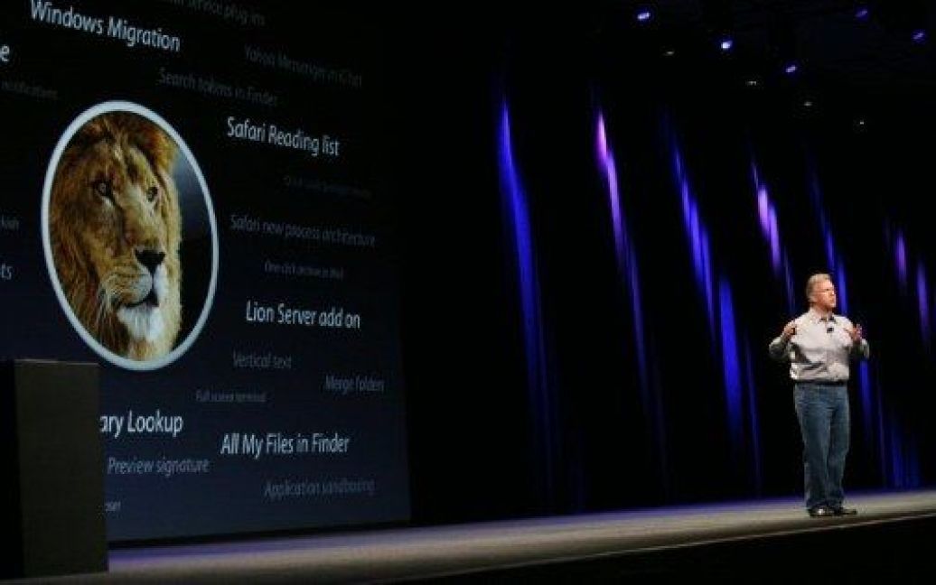 Глава компанії Apple Стів Джобс особисто представив новий сервіс iСloud, призначений для зберігання і синхронізації інформації. / © AFP