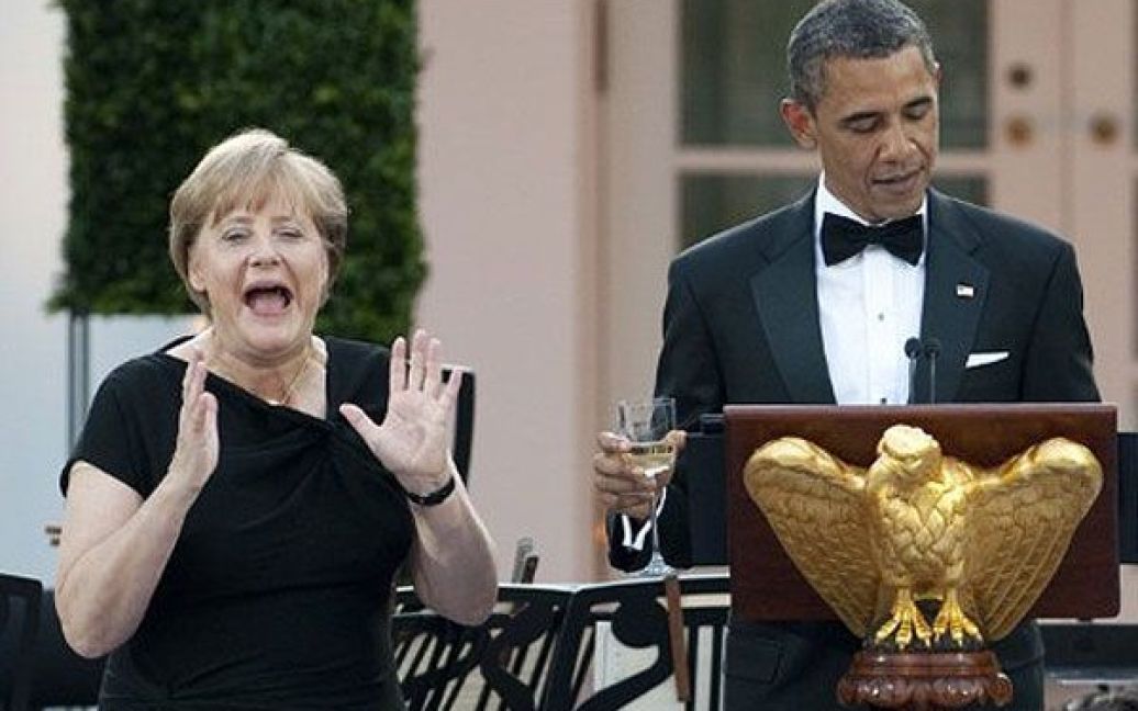 Під час урочистого прийому в Білому домі Барак Обама нагородив Ангелу Меркель медаллю Свободи, найвищою нагородою США, яку вручають громадянам. / © AFP