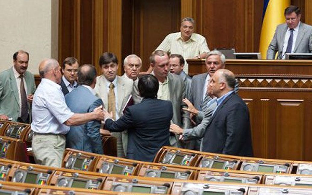У Верховній Раді відбулась сутичка між депутатом Олегом Ляшком та фракцією КПУ. / © УНІАН