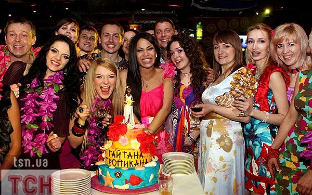 На честь свого дня народження співачка Гайтана влаштувала у Києві "Тропікана party. / © 