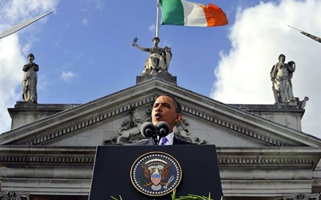 В Дубліні американський лідер виступив перед багатотисячною публікою, що зібралася просто неба. / © AFP