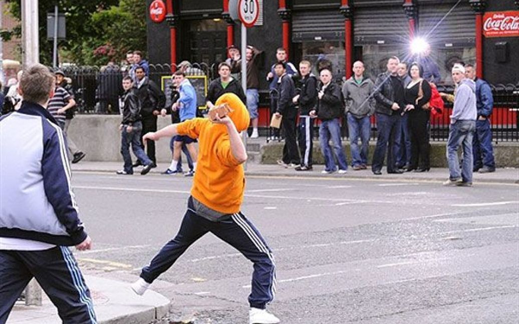 У Ірландії поліцейські розігнали кілька маніфестацій противників приїзду в країну британської королеви Єлизавети II. / © AFP