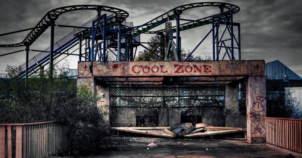 Відомий парк розваг "Шість прапорів" до цих пір знаходиться в занедбаному стані і зараз виглядає як відмінні декорації для фільму жахів "Зомбіленд".