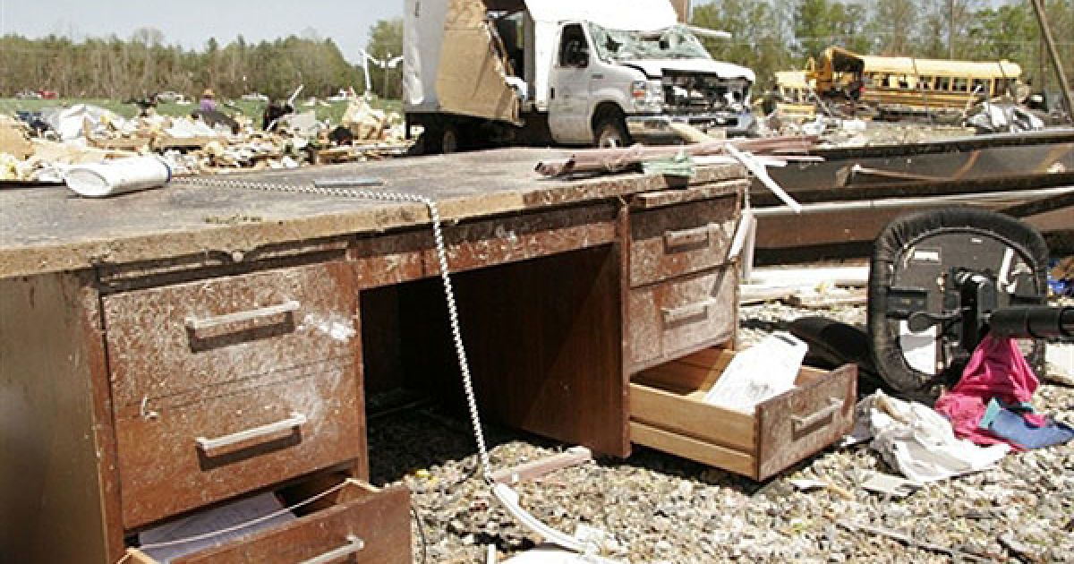 На півдні США лютують більше 200 торнадо, жертвами яких вже стали півсотні людей / © AFP