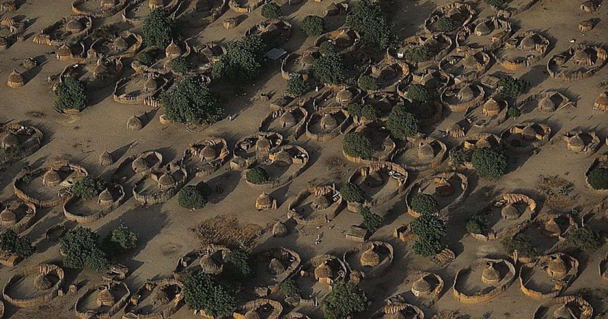 Селище поблизу озера Чад / © Yann Arthus-Bertrand