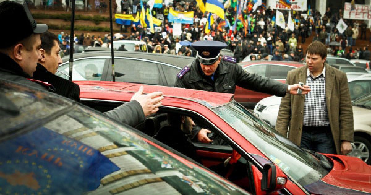 Сотні людей з усієї України з&#039;їхались до Києва на "Автомайдан" із вимогами відставки прем&rsquo;єр-міністра Миколи Азарова. / © Украинское Фото