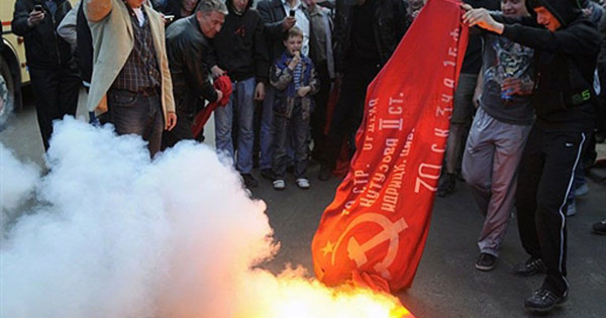 Львів відзначив День перемоги масовими сутичками.