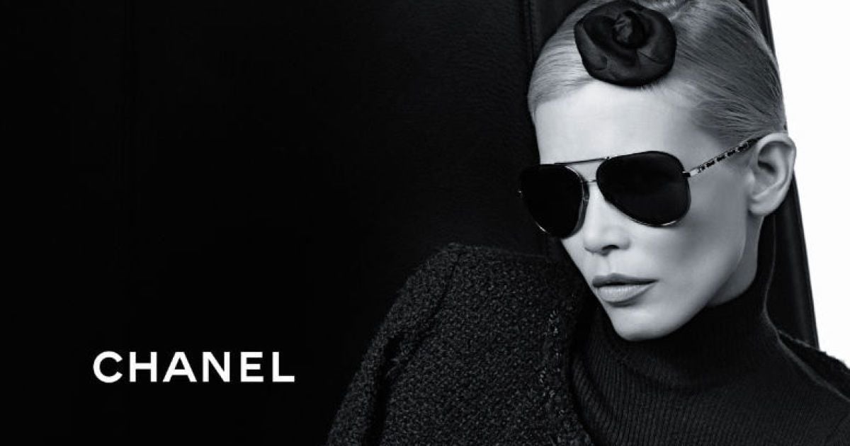 Клаудія Шиффер в окулярах з колекції Chanel Eyewear 2011