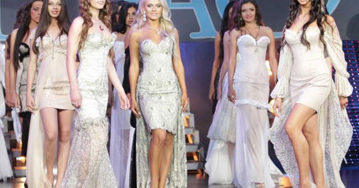 В Донецьку відбувся фінал конкурсу краси "Міс Донбас Open 2011", в якому взяли участь 24 дівчини з різних регіонів України. / © donbass.ua