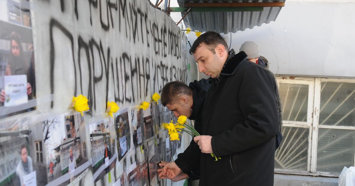Громадські активісти кілька місяців домагались зупинення будівництва біля "Театральної"
