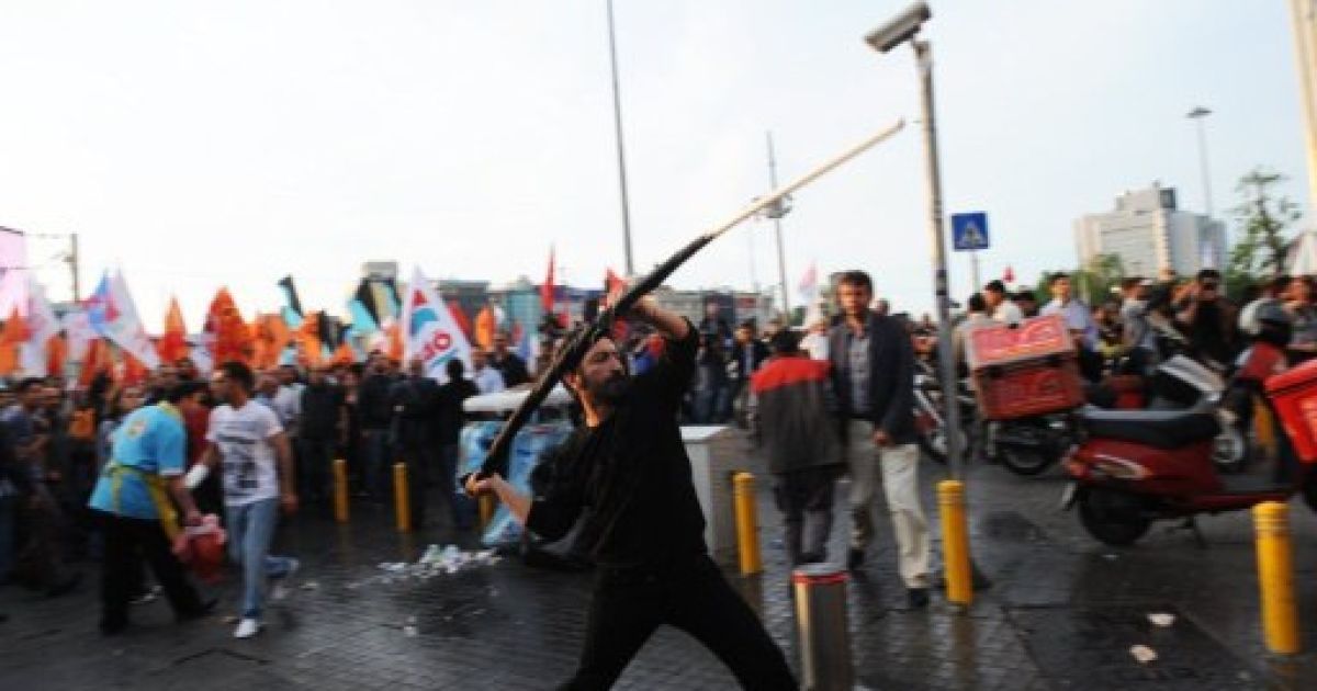 У багатьох великих містах Туреччини проходять акції протесту, які викликала звістка про смерть одного з демонстрантів у місті Хоппа. / © AFP