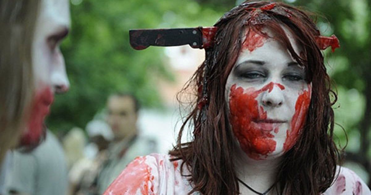 В столиці Чехії Празі сотні людей взяли участь у традиційному "Параді зомбі" / © AFP