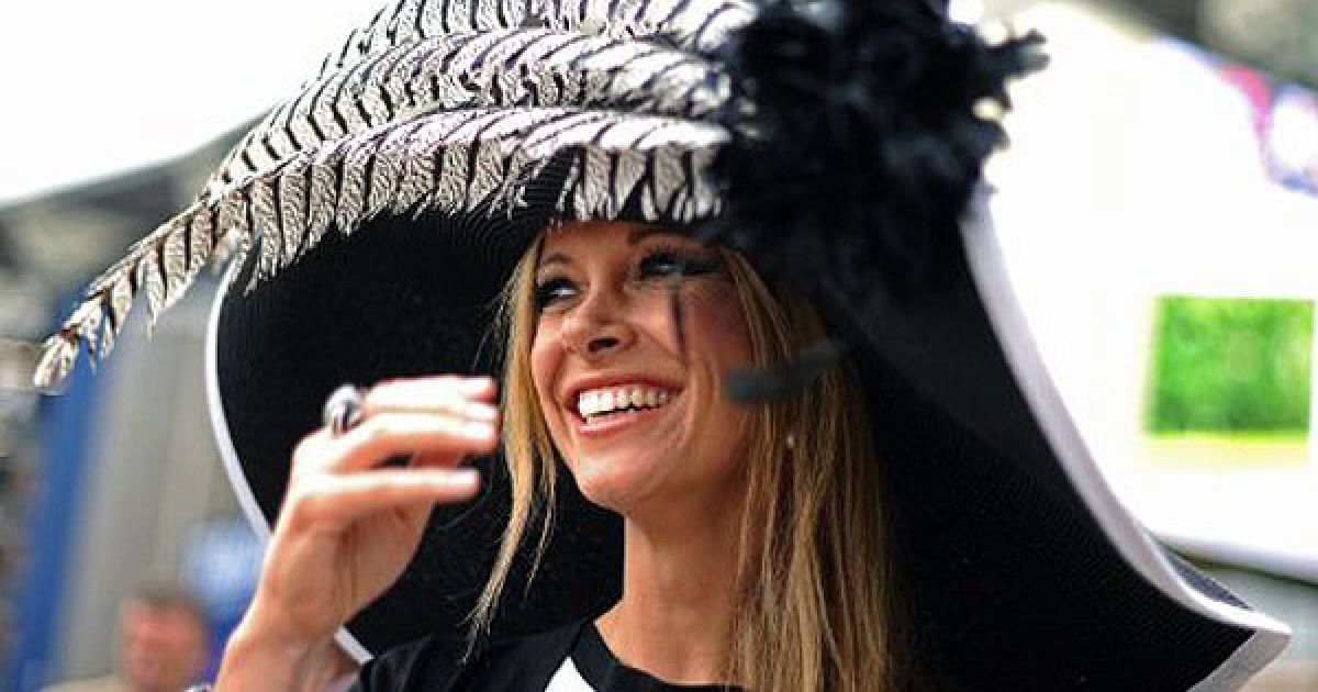 Щорічні королівські перегони Royal Ascot традиційно є святом модних капелюшків.