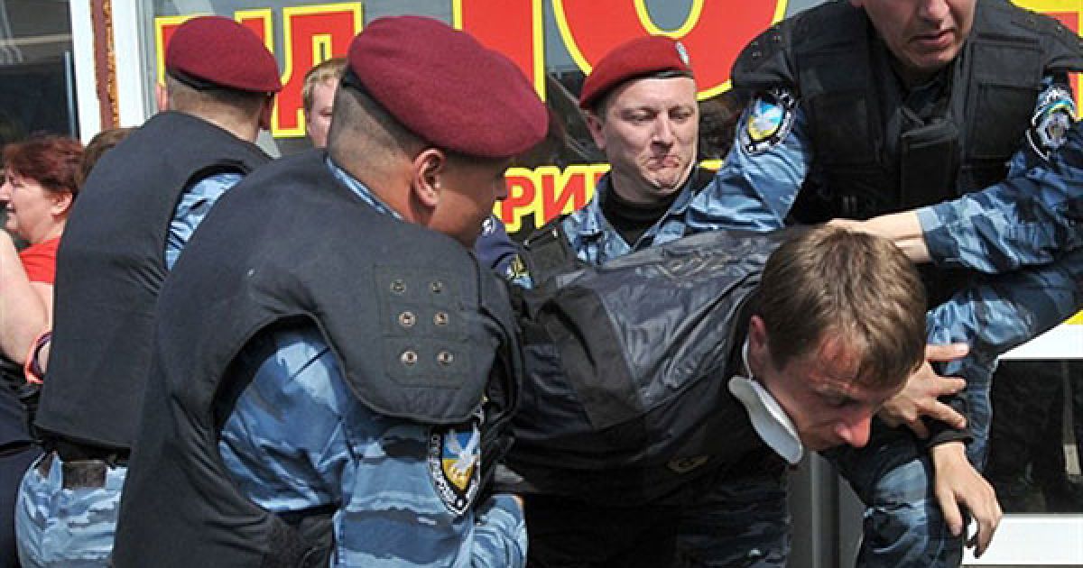 Бійка під час знесення ринку Лісовий у Києві_2 / © AFP