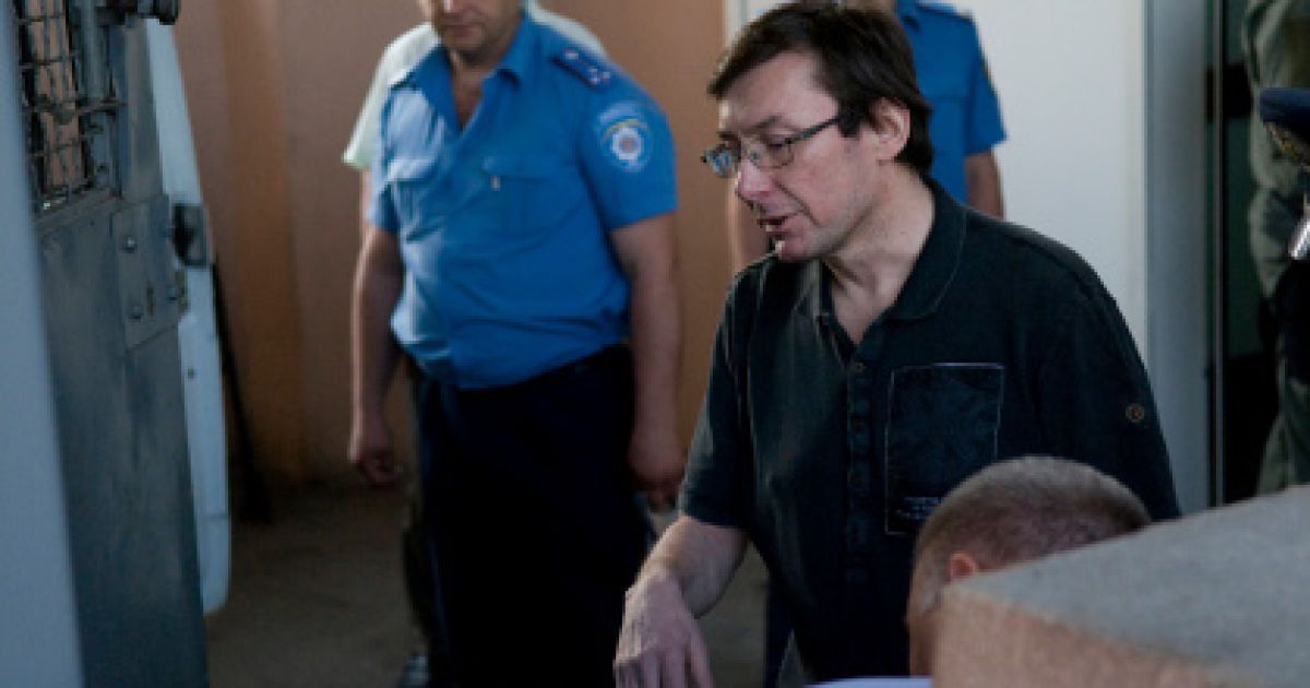 Луценку знову стало погано на суді