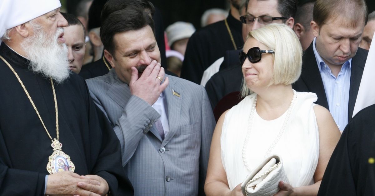 Глава Російської православної церкви патріарх Кирило провів молебень на Володимирській гірці в Києві.