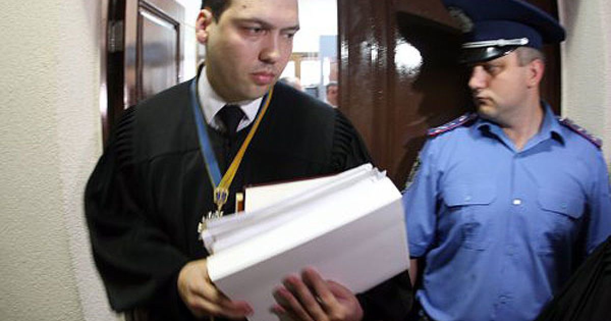 Юрію Луценку відмовили у відводі судді Печерського райсуду Сергія Вовка, на якого Луценко назбирав компромат. / © УНІАН