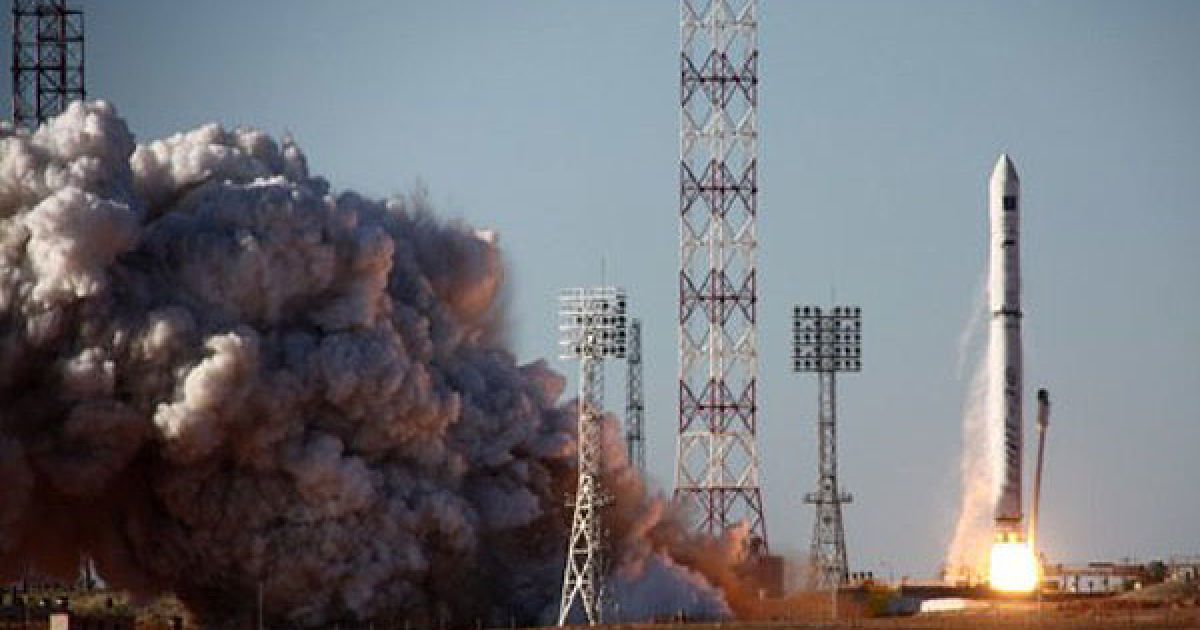 Казахстан, Байконур. Космічна ракета "Зеніт 3F" з радіоастрономічною обсерваторією "Спектр-Р" на борту стартує з космодрому Байконур у Казахстані. / © AFP