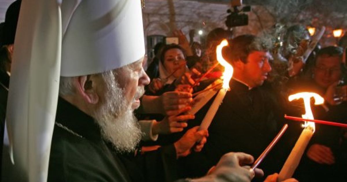 Президент Віктор Янукович взяв участь у святковому Великодньому богослужінні у Свято-Успенській Києво-Печерській лаврі / © УНІАН