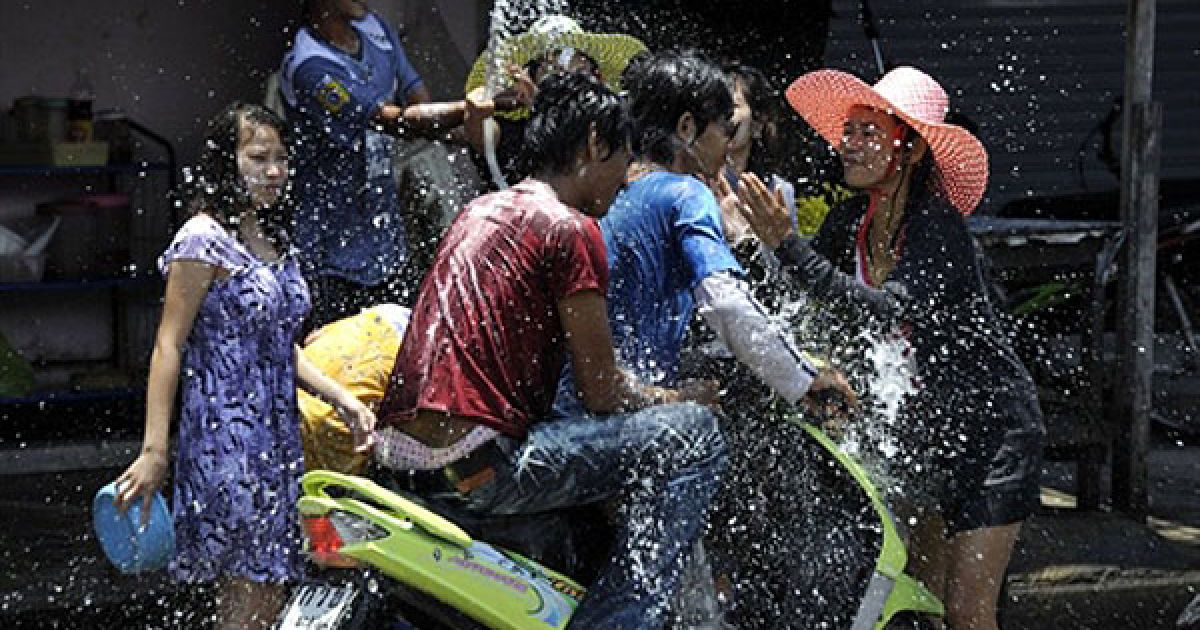 У Бангкоку 3,5 тисячі осіб влаштували перестрілку водяними пістолетами / © AFP