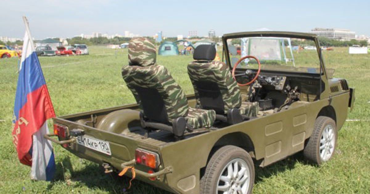 На московському аеродромі Тушино провели 15-те ювілейне автошоу "Автоекзотика-2011" / © За Рулем
