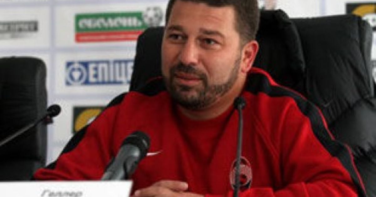 Во время заседания Рады экс-регионал договаривался с женщиной о прогулке