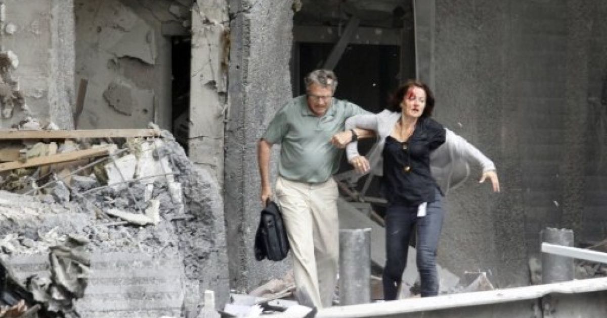 В результаті вибуху поруч з урядовою будівлею в столиці Норвегії Осло загинули семеро людей, 15 отримали поранення. / © AFP