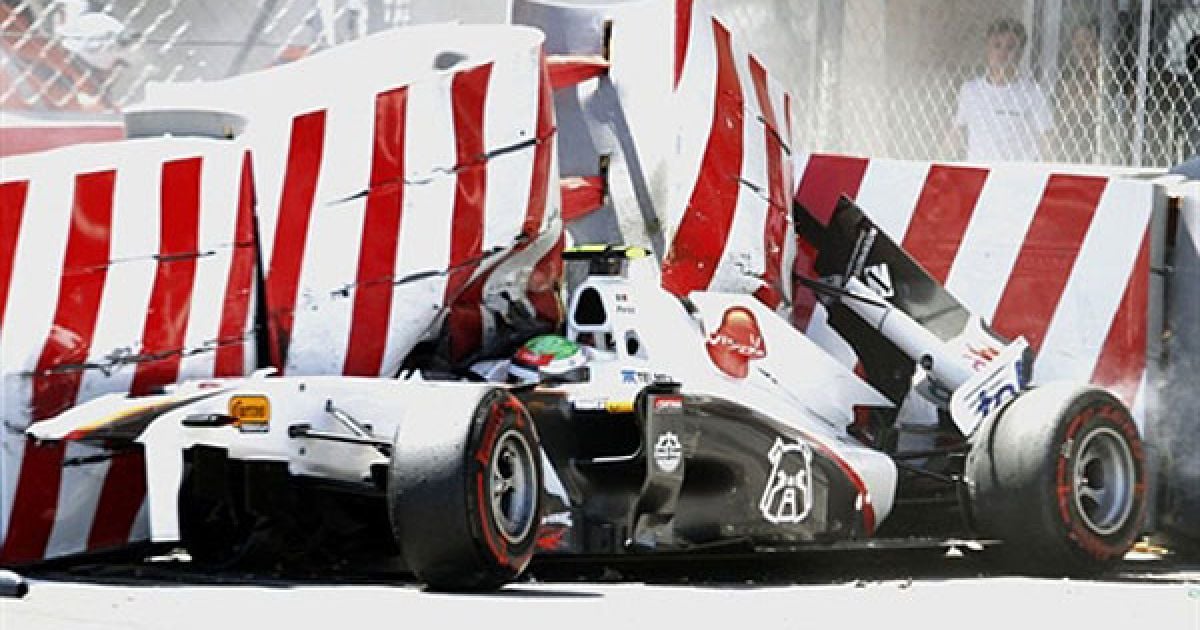 Монако. Мексиканській гонщик команди "Sauber" Серхіо Перес врізався у захисний бар&#039;єр під час кваліфікаційного заїзду Формули-1 на трасі Монако у Монте-Карло. 21-річний водій з Гвадалахари не впорався з керуванням на швидкості 265 км/год. / © AFP