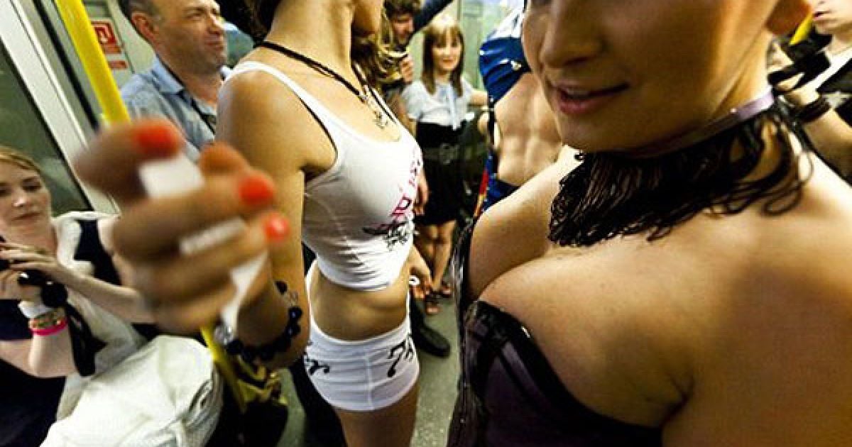 Шоу-показ моди "Underground Catwalk" провели у берлінському метро. / © AFP
