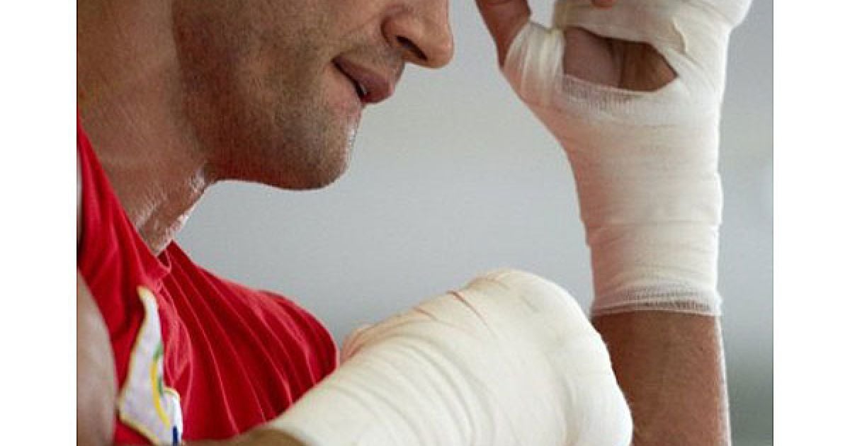 Із залу під час тренування Кличка демонстративно вийшов тільки один глядач - Девід Хей. / © AFP