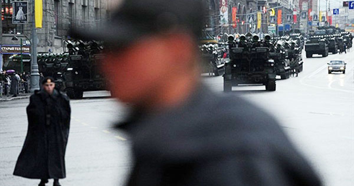 На Красній площі у Москві провели другу нічну репетицію параду Перемоги. / © AFP