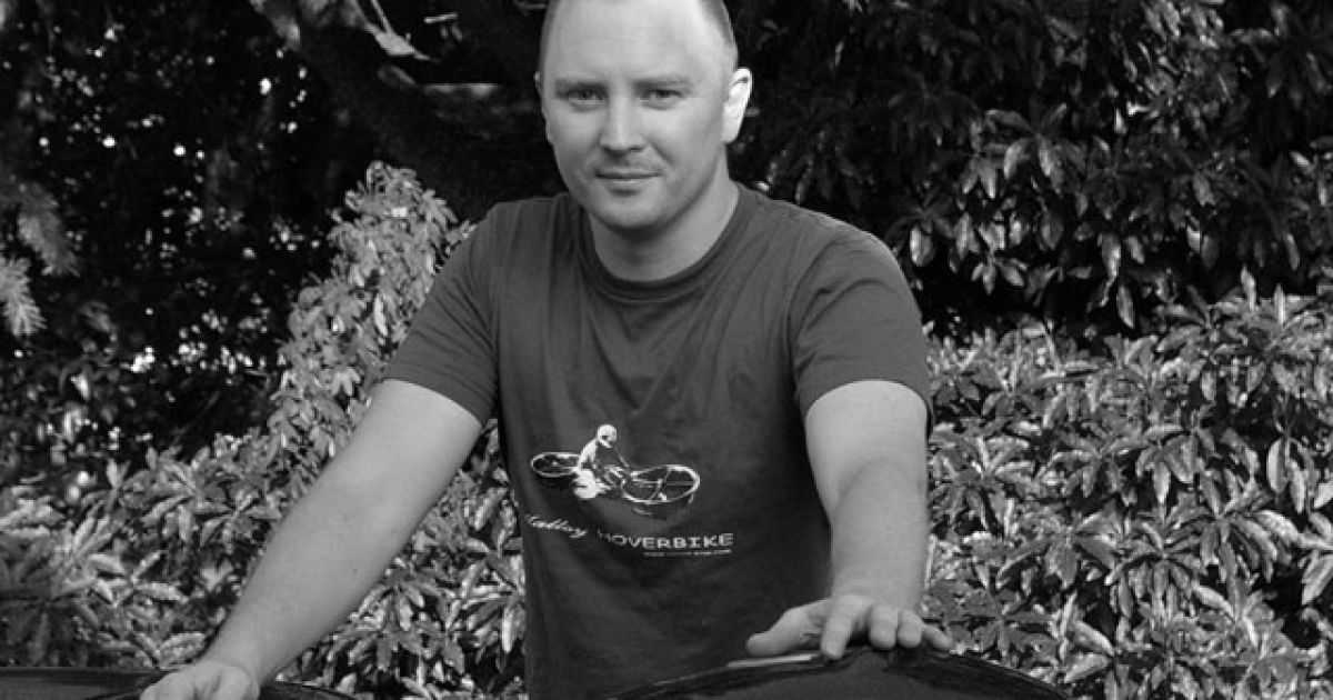 Австралієць Крістофер Меллоу винайшов літаючий мотоцикл, який отримав назву Hoverbike. / © hover-bike.com