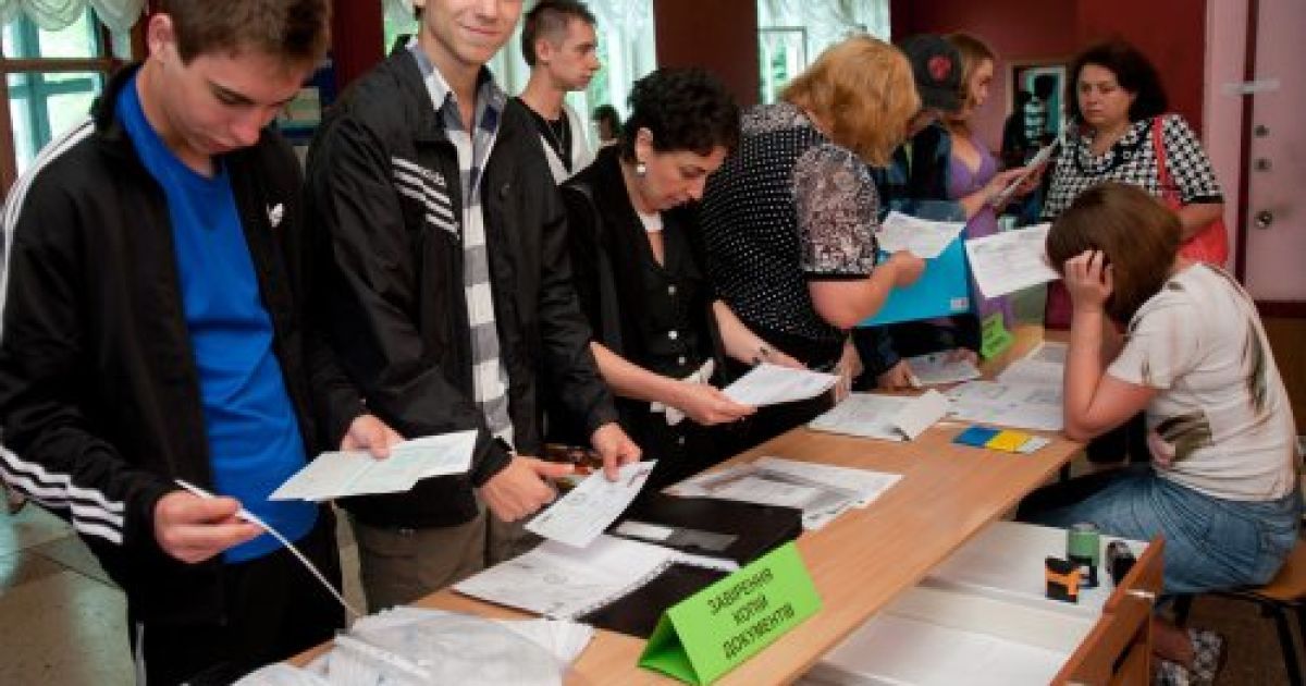 Абітурієнтів попросили прийти 6 квітня
