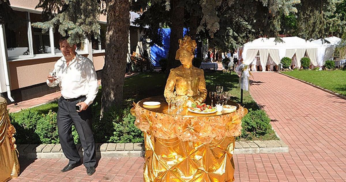 Весілля Романа Ландика, сина народного депутата від ПР Володимира Ландика. / © Блог Станіслава Садальського