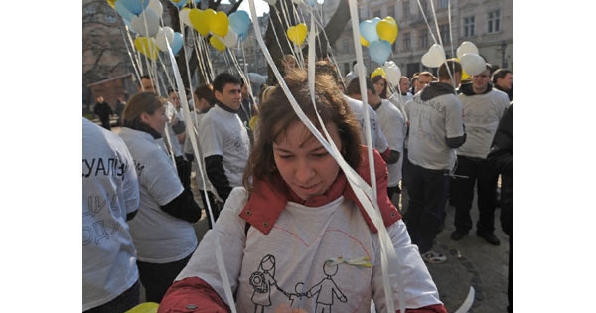 У Львові пройшла акція протесту проти гомосексуалізму, учасники якої вимагали заборонити популярізацію та пропаганду гомосексуалізму в Україні