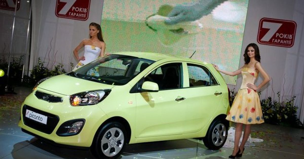 На 19-ому Міжнародному автосалоні SIA'2011 у Києві представлені 470 компаній з 20 країн світу. / © SIA